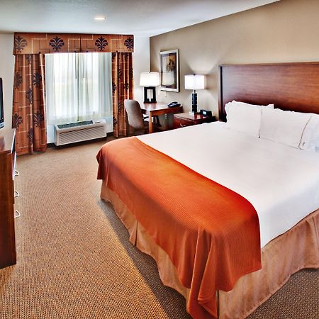 Holiday Inn Express Hotel & Suites - Dubuque West By Ihg Room photo