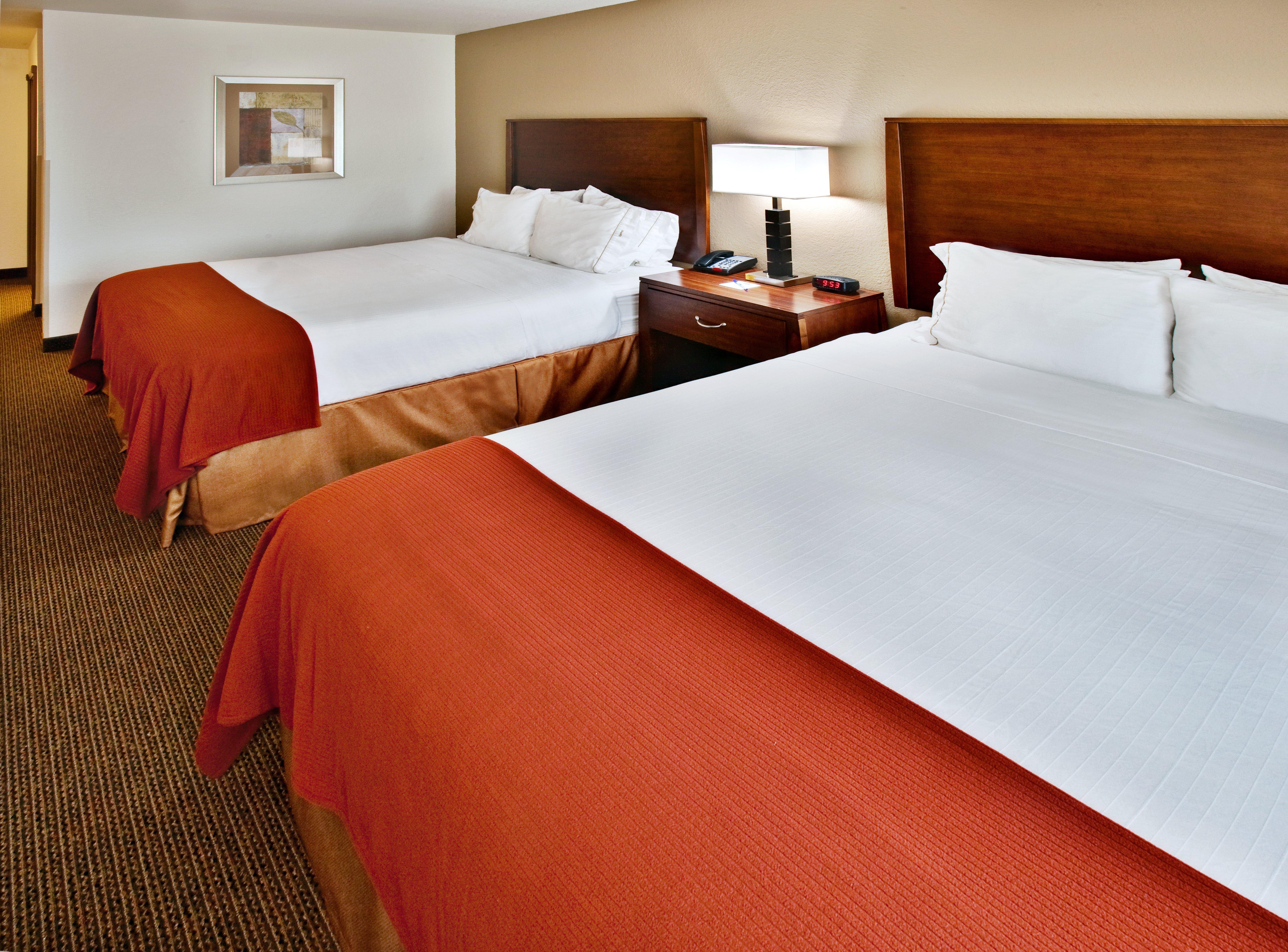 Holiday Inn Express Hotel & Suites - Dubuque West By Ihg Exterior photo